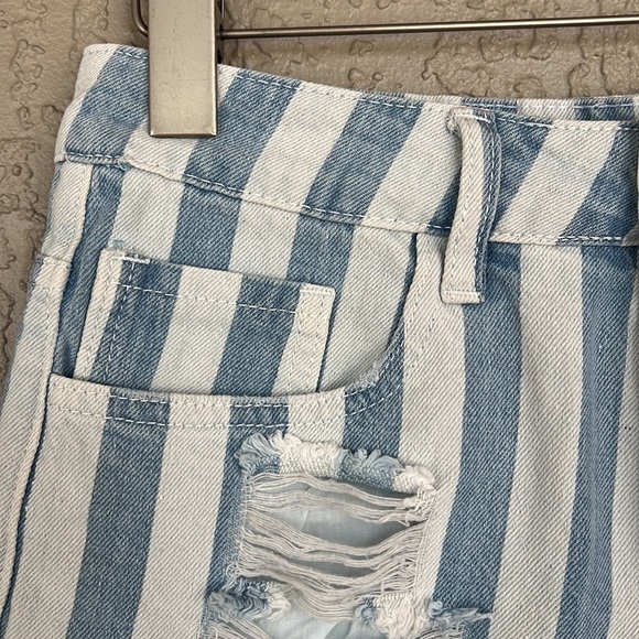 Buddy Love Blue & White Stripe High Rise Distressed‎ Soft Denim Shorts NWT - Picture 2 of 11